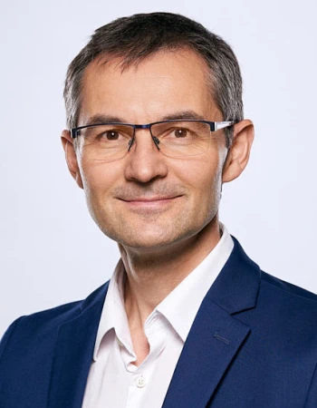 Herbert Saurugg, MSc, ist ein international anerkannter Experte für Blackout- und Krisenvorsorge sowie der Präsident der Gesellschaft für Krisenvorsorge. Herbert Saurugg, MSc, ist ein international anerkannter Experte für Blackout- und Krisenvorsorge sowie der Präsident der Gesellschaft für Krisenvorsorge.